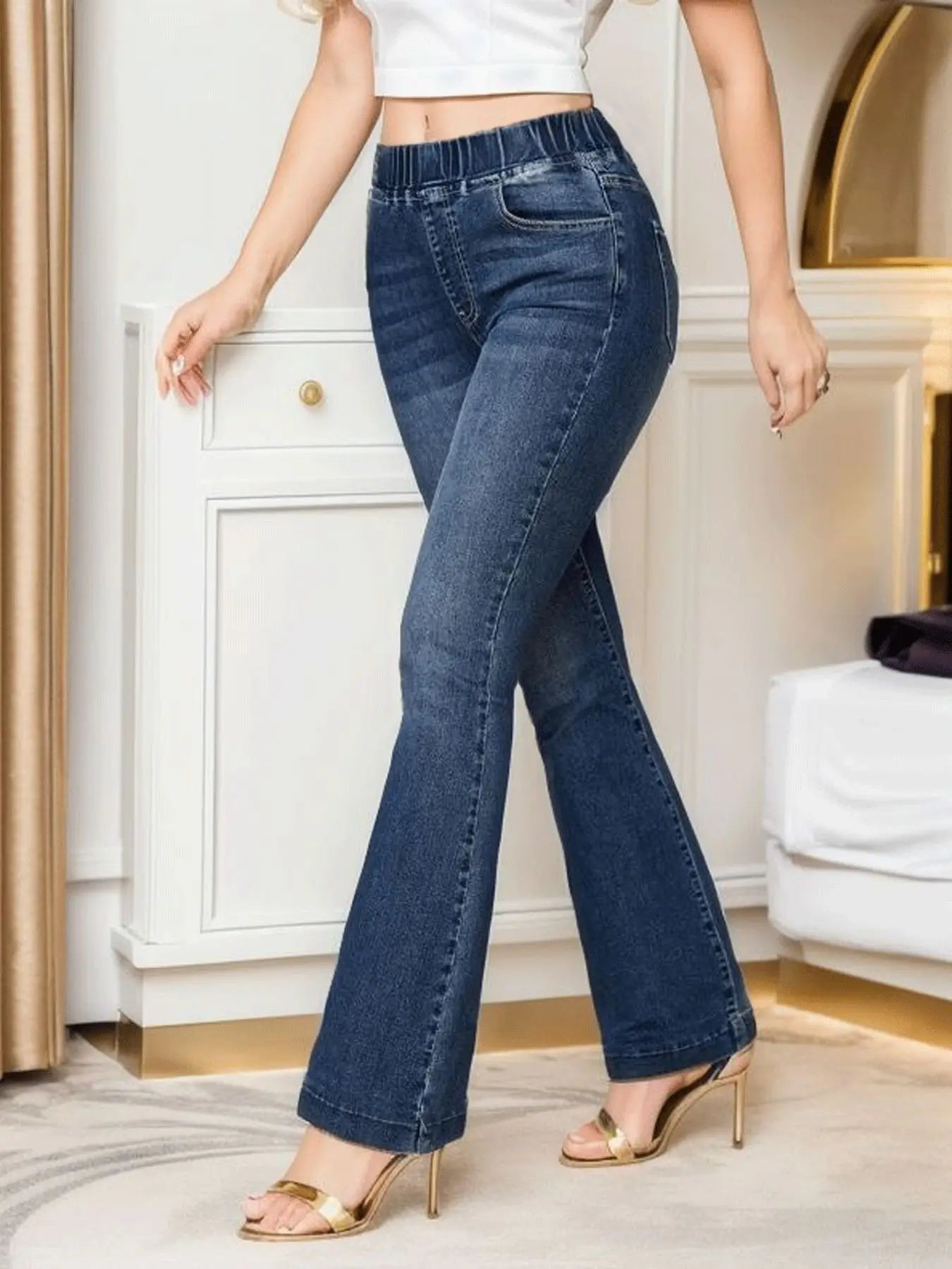 Spring 2024 High-Stretch Bootcut Jeans for Women – Slim Fit, Hip Lift, Flared Denim.