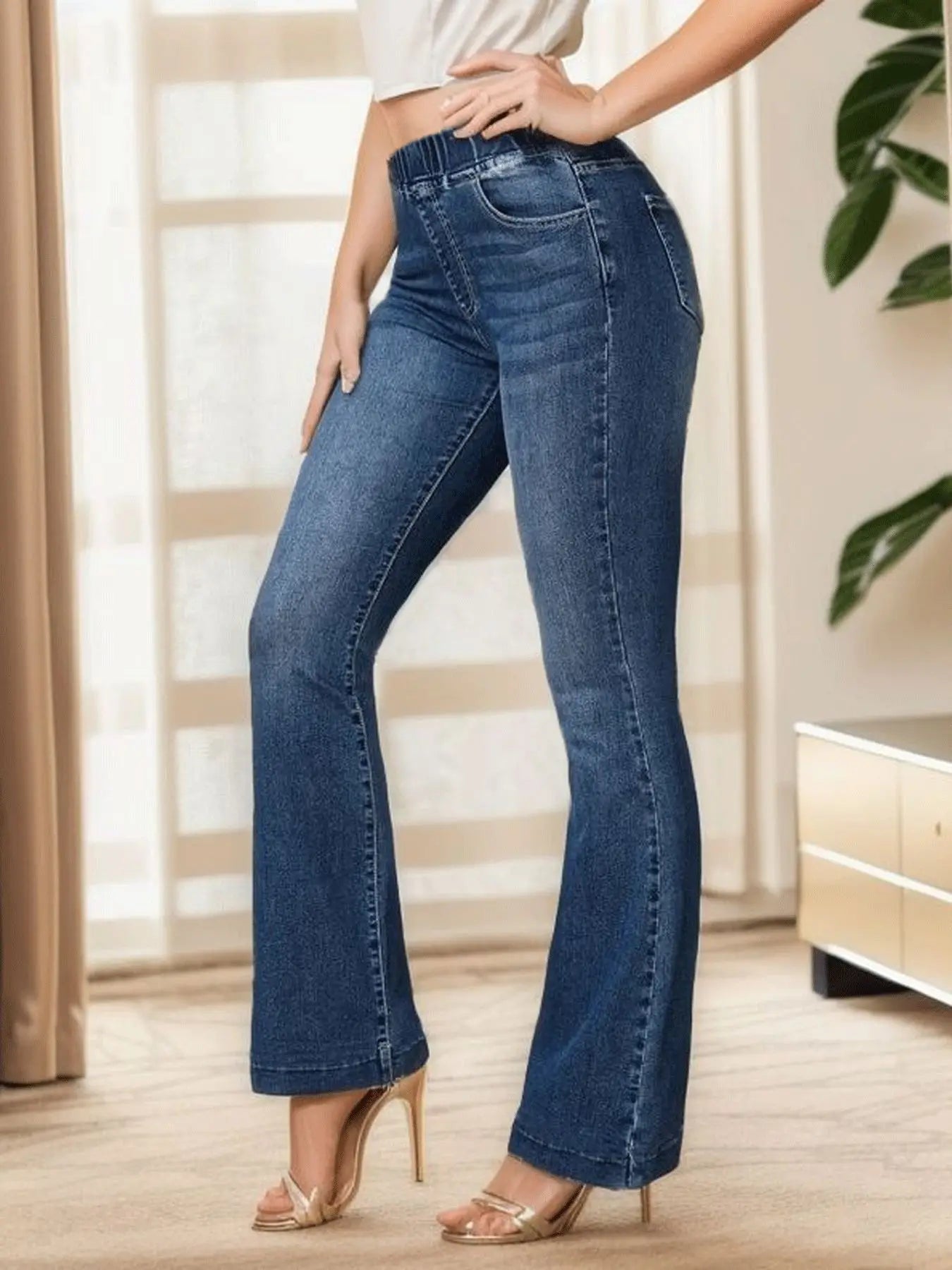 Spring 2024 High-Stretch Bootcut Jeans for Women – Slim Fit, Hip Lift, Flared Denim.
