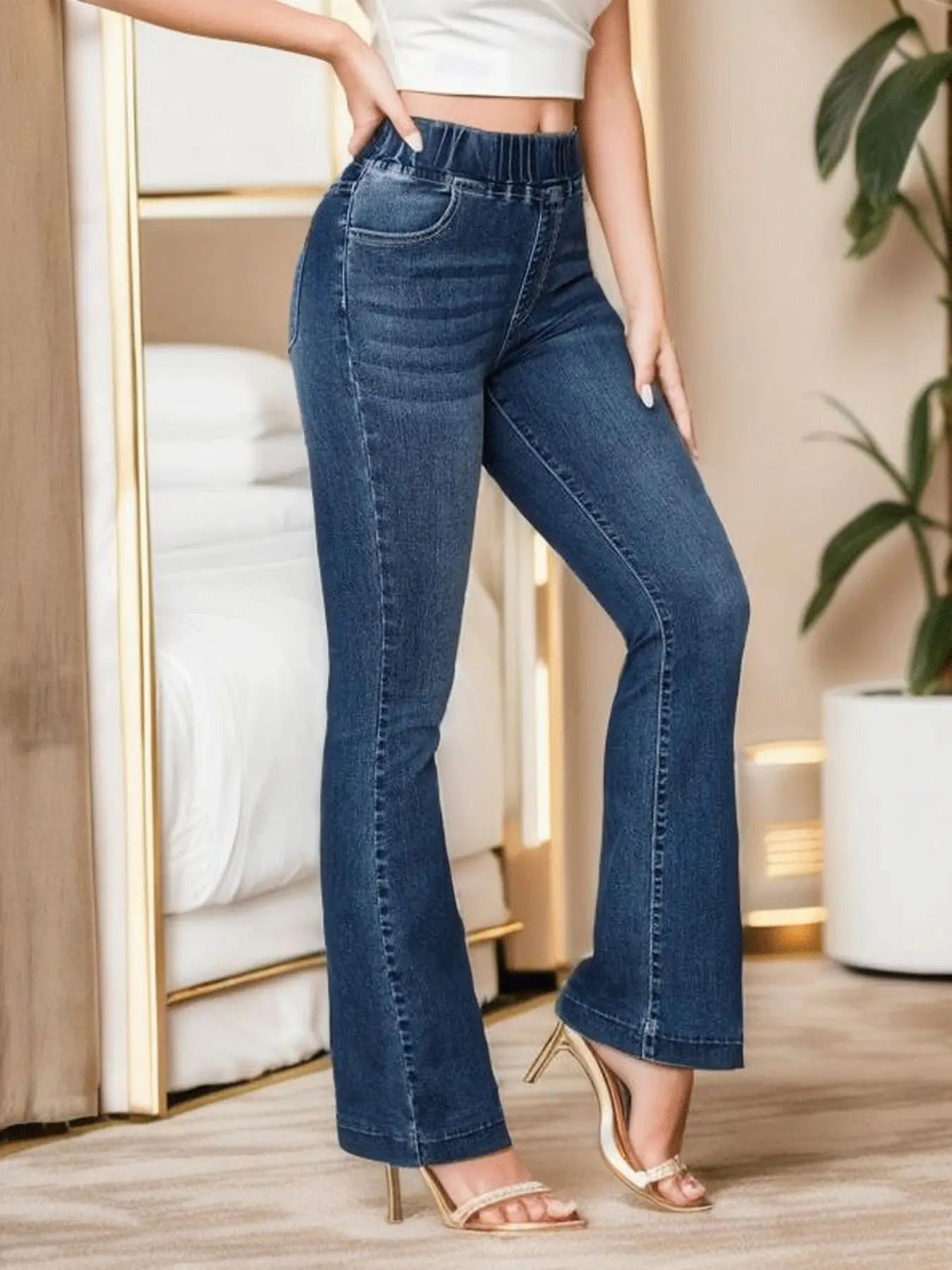 Spring 2024 High-Stretch Bootcut Jeans for Women – Slim Fit, Hip Lift, Flared Denim.