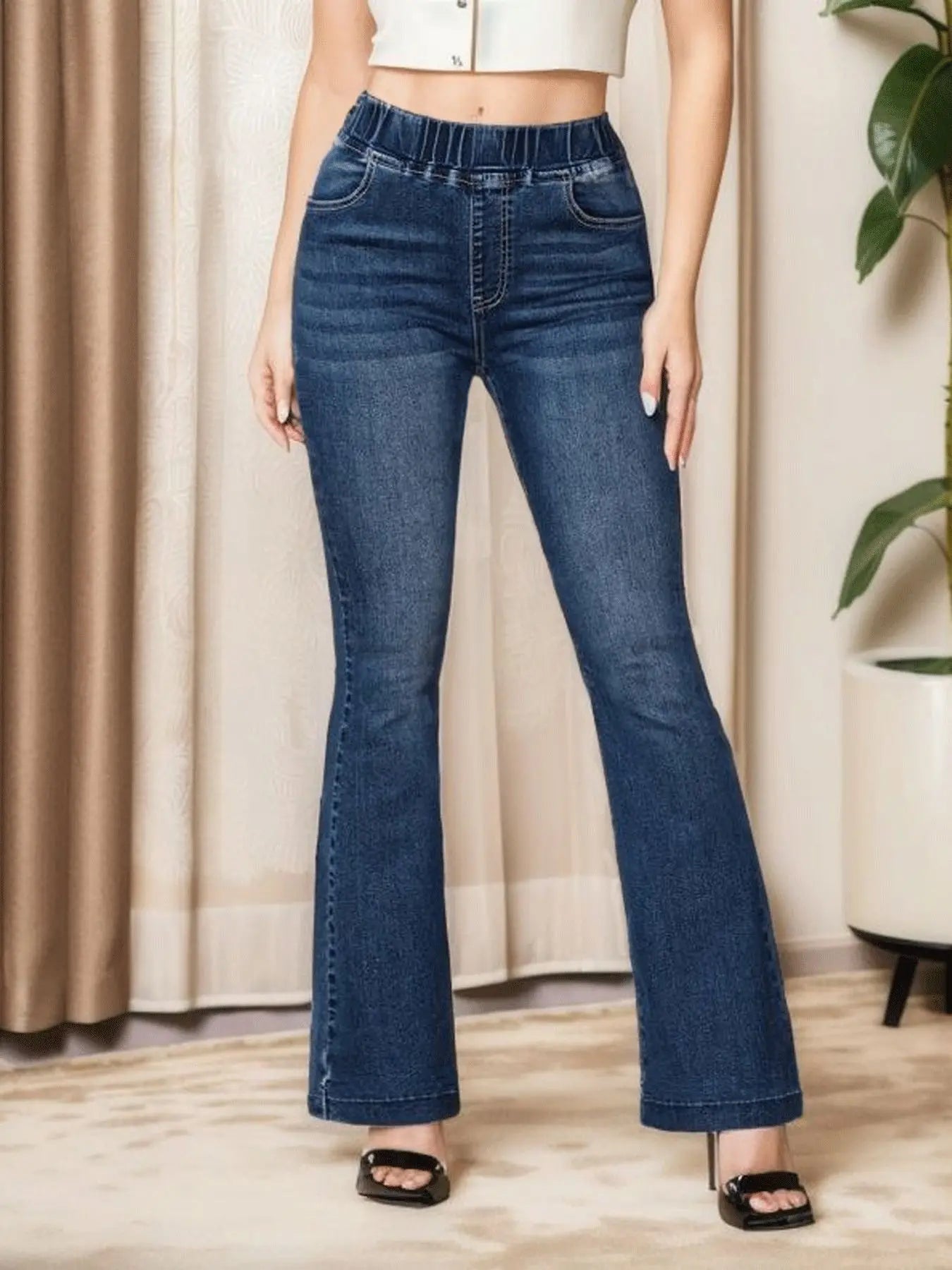 Spring 2024 High-Stretch Bootcut Jeans for Women – Slim Fit, Hip Lift, Flared Denim.