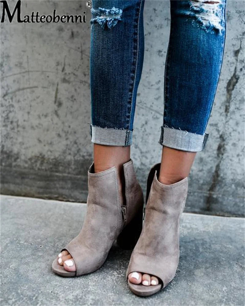 Women’s High-Waist Ripped Pencil Jeans – Tight-Fitting Stretch Denim Streetwear.