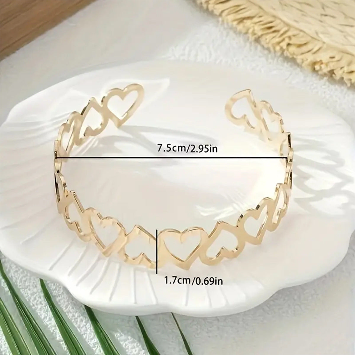 Love Hellow Out Simple Arm Cuff
