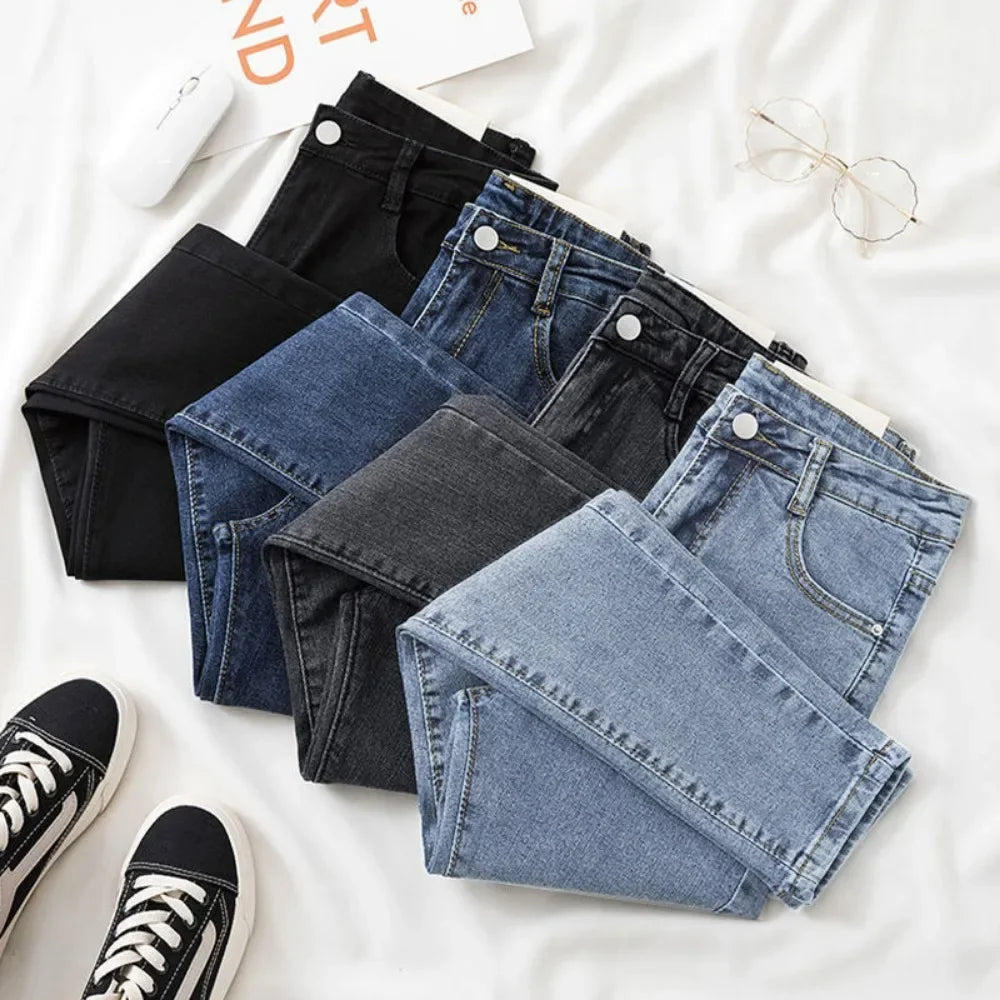 Black Grey Slimming Jeans for Women – Cropped, Slim Fit, Chic & Versatile.