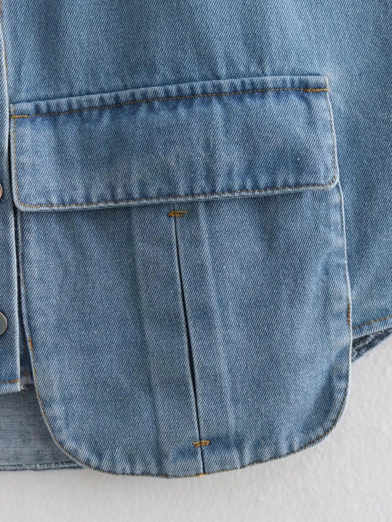XNWMNZ 2024 Women's Cropped Denim Shirt, Sleeveless, Button-up.