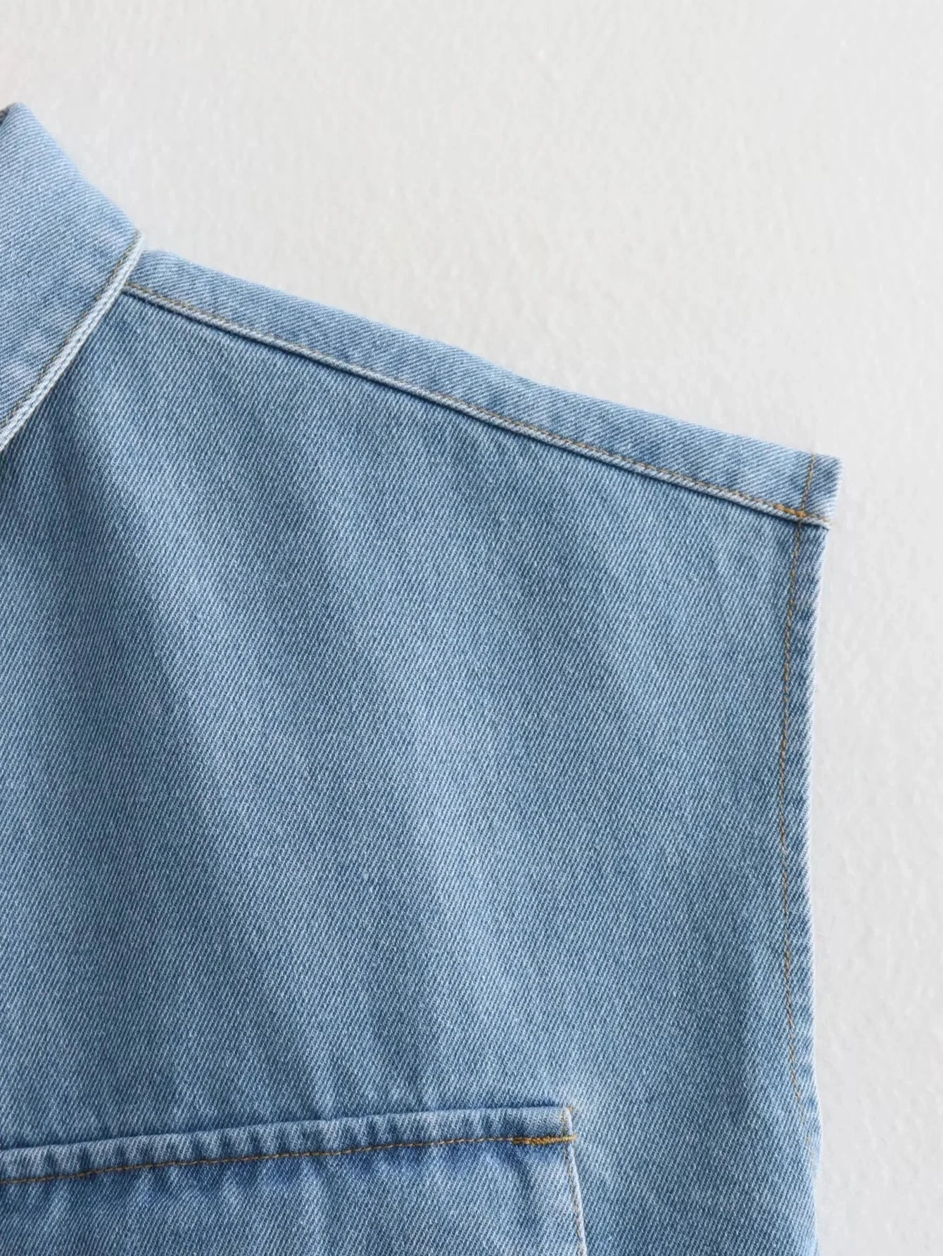 XNWMNZ 2024 Women's Cropped Denim Shirt, Sleeveless, Button-up.