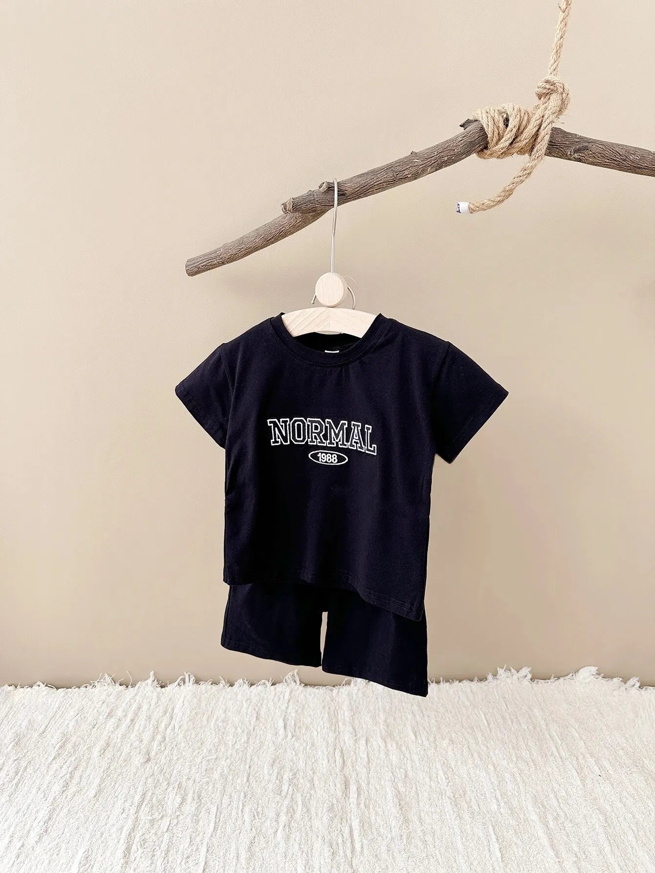 2PCS Baby Outfit Set: Infant Top & Bottom for Boys & Girls (Casual Sportswear)