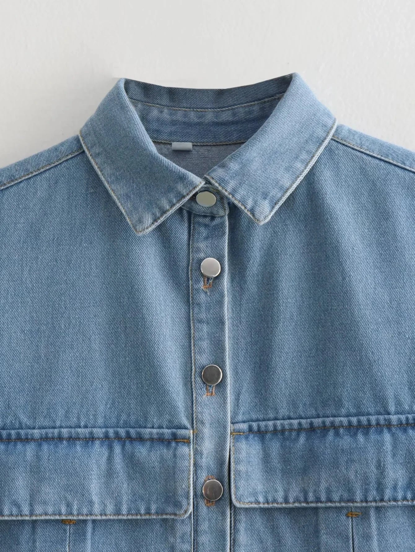 XNWMNZ 2024 Women's Cropped Denim Shirt, Sleeveless, Button-up.
