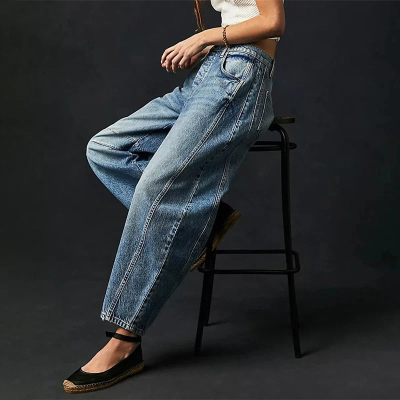 Y2K Wide-Leg Jeans for Women – Loose, Low-Waist, Cropped Denim with Pockets.