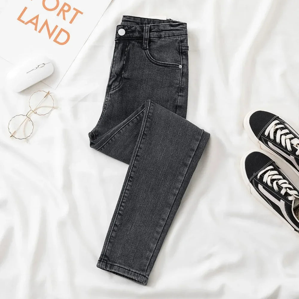 Black Grey Slimming Jeans for Women – Cropped, Slim Fit, Chic & Versatile.