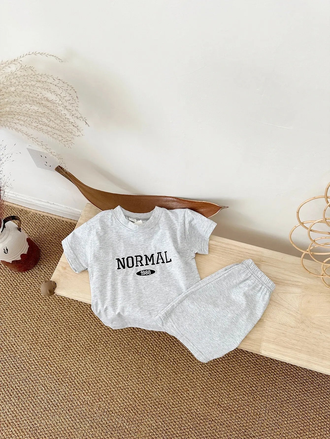 2PCS Baby Outfit Set: Infant Top & Bottom for Boys & Girls (Casual Sportswear)