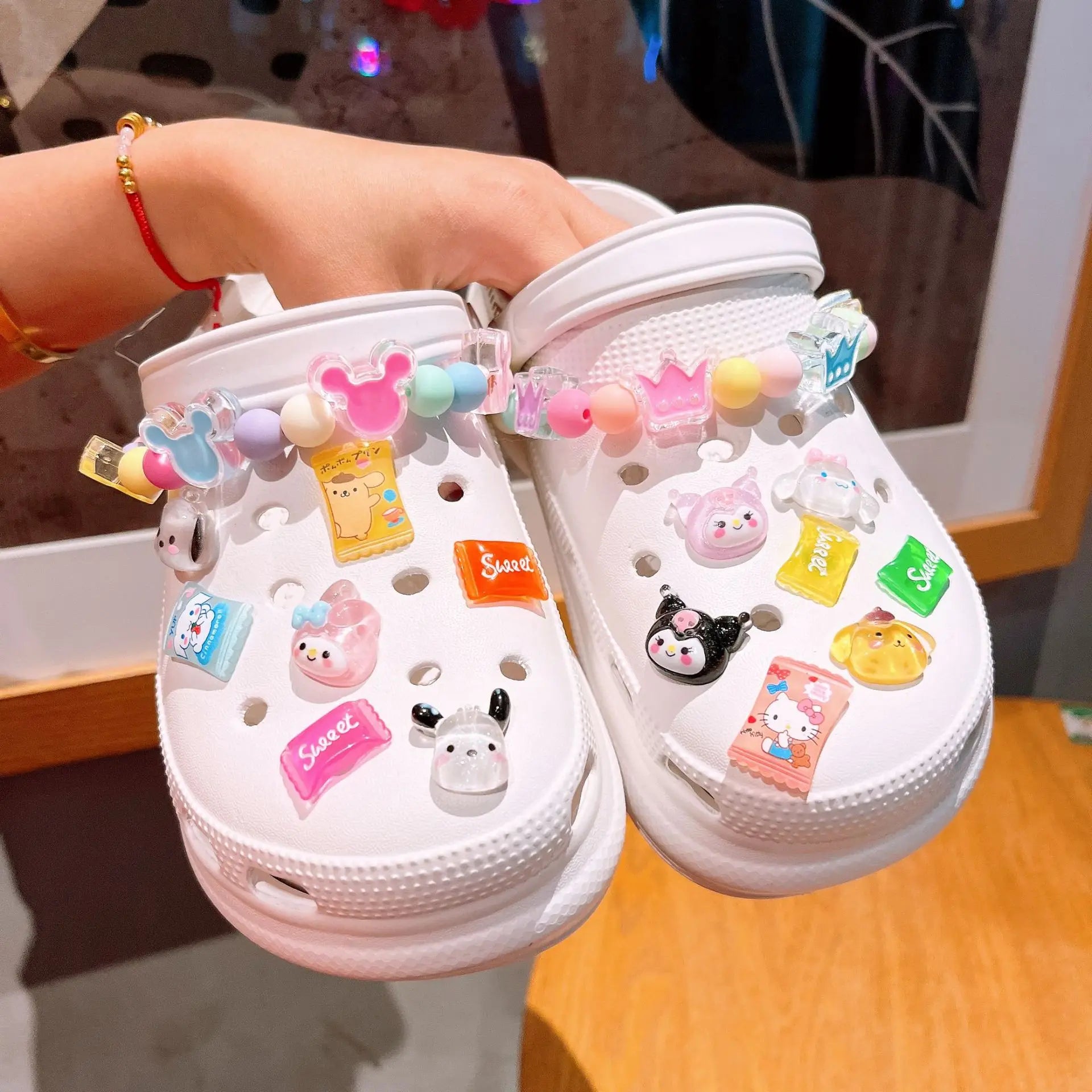 Sanrio LED Shoe Charms Set – Kuromi, Cinnamoroll, Pochacco, and More, Kawaii DIY Gift